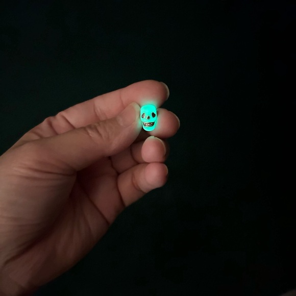 Sterling Silver Pandora Style Glow in Dark Skull Halloween Charm - Picture 8 of 9